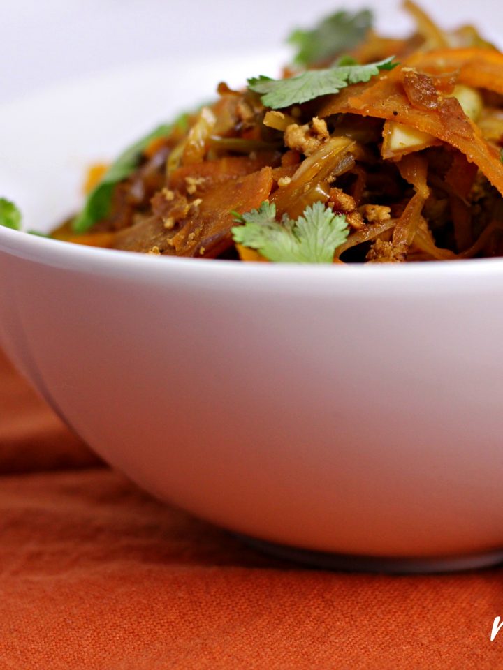 low carb eggroll in a bowl|www.mannaandspice.com