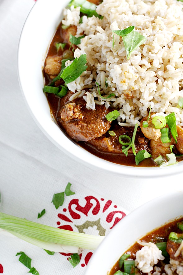 Ligthened Up Chicken Gumbo|www.mannaandspice.com
