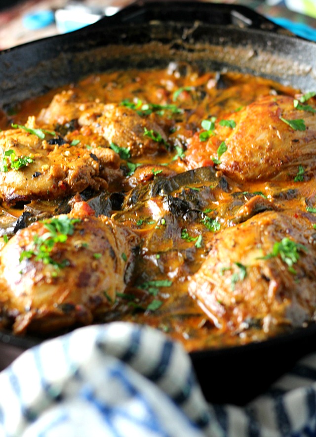 Skinny One-Pot Chicken with Tomato Cream Sauce|www.mannaandspice.com