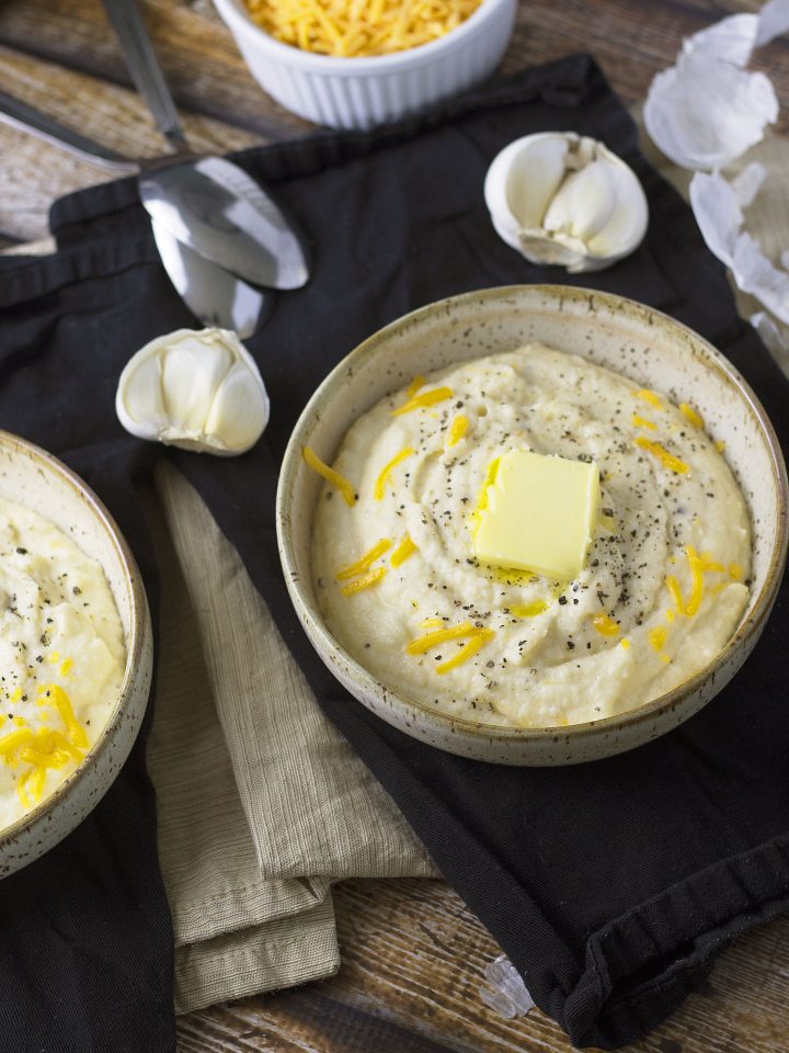 Roasted Garlic Cauliflower Mash|www.mannaandspice.com