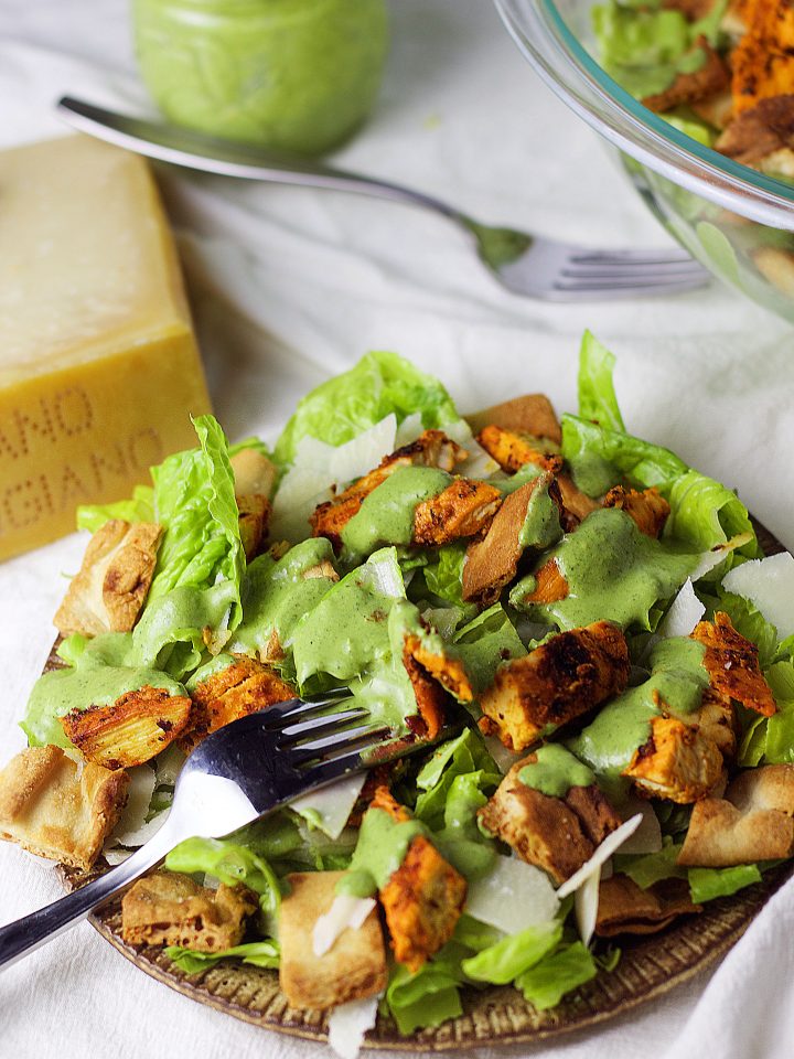 Skinny Tandoori Chicken Caesar Salad|www.mannaandspice.com